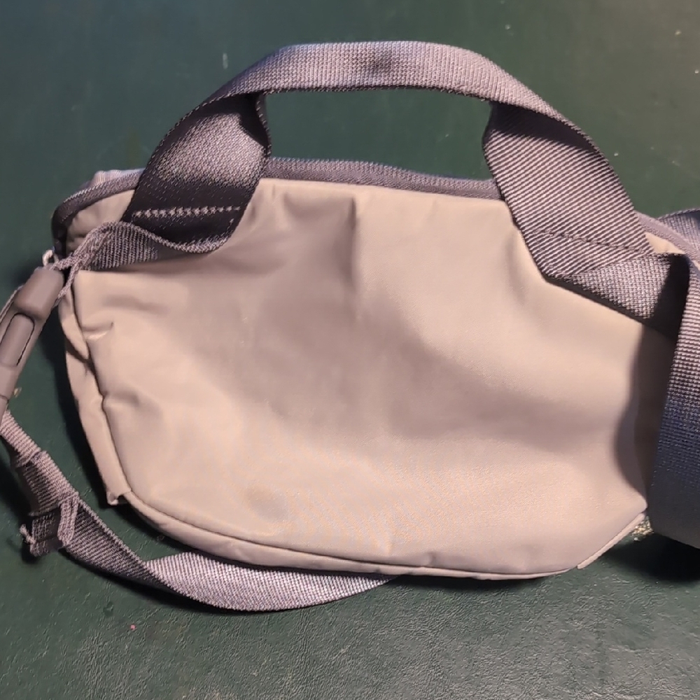 Lululemon All Day Essentials Silver Drop/Asphault Grey Belt Bag Unisex - Picture 9 of 9